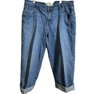 Levis Denim Capri Women’s Size 16
